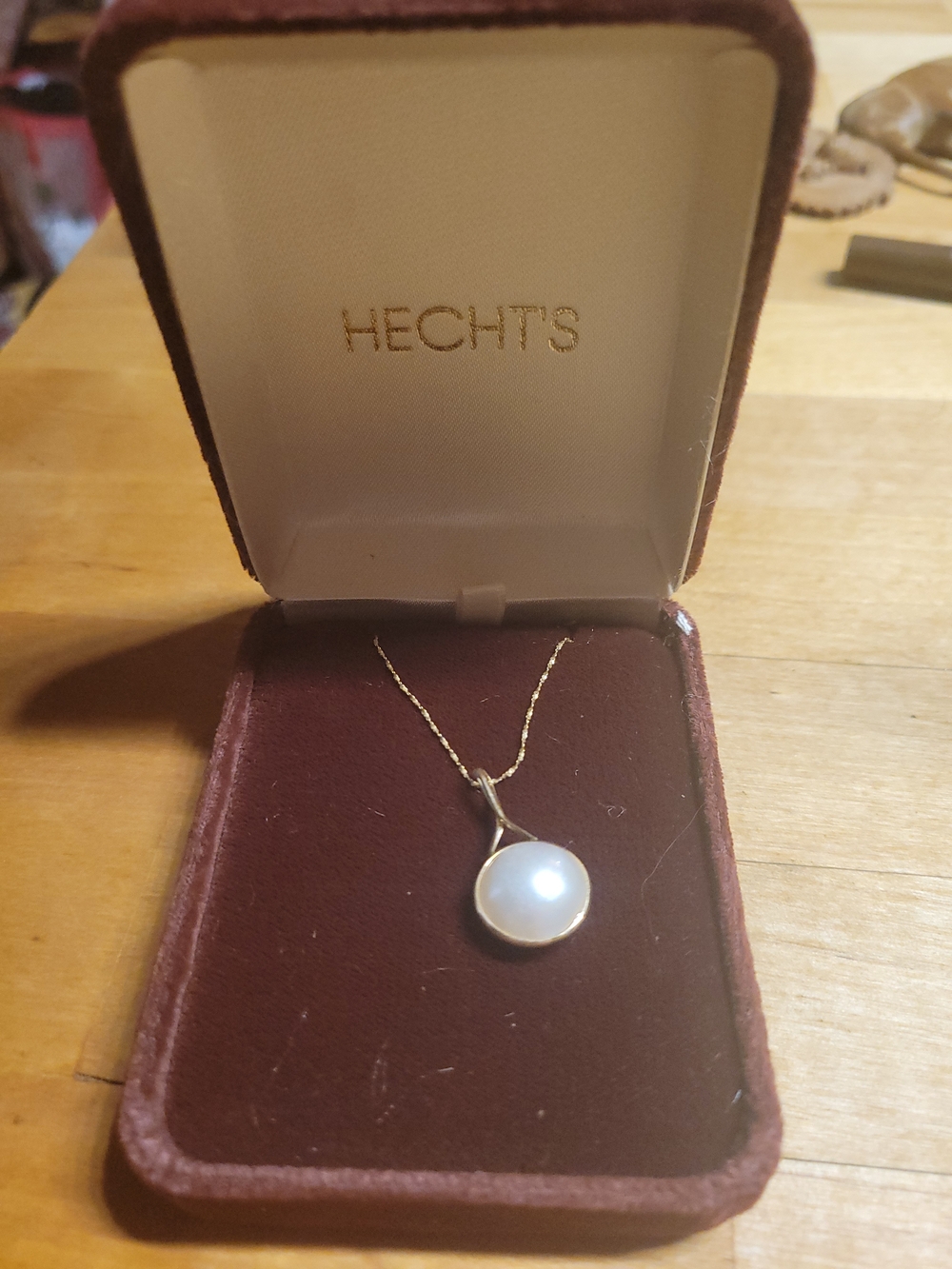 Vintage HeCHT 14k Gold Necklace with Pearl Pendant In Original Box